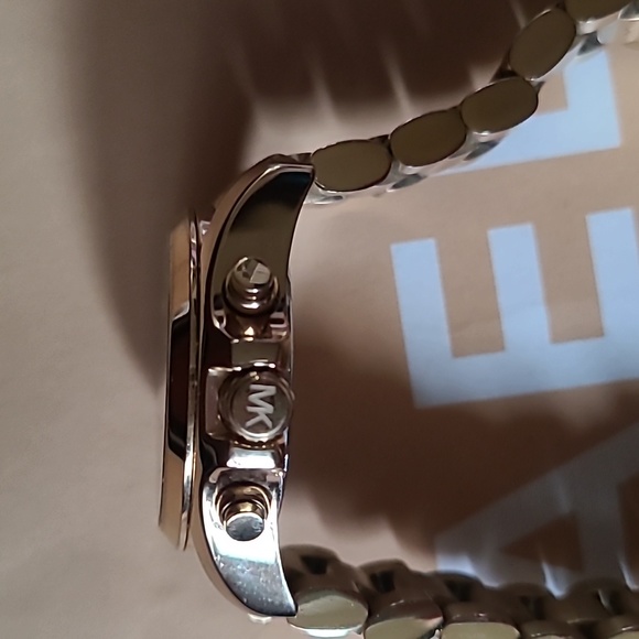 Michael Kors chronograph gold watch - Picture 5 of 7